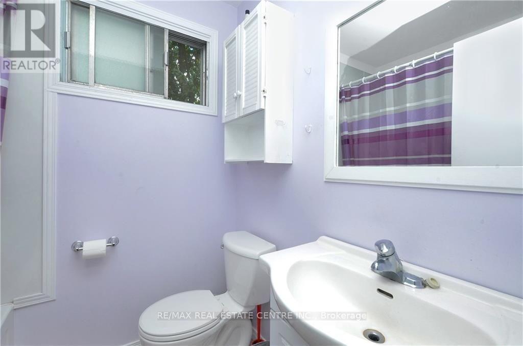 960 Meadowlands Drive Property Photo 11