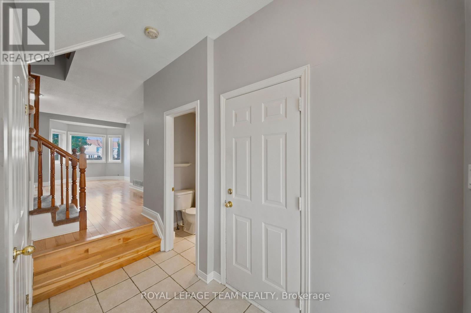965 Markwick Crescent Property Photo 3