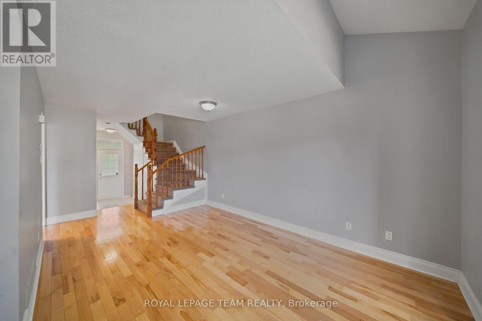 965 Markwick Crescent Property Photo 7