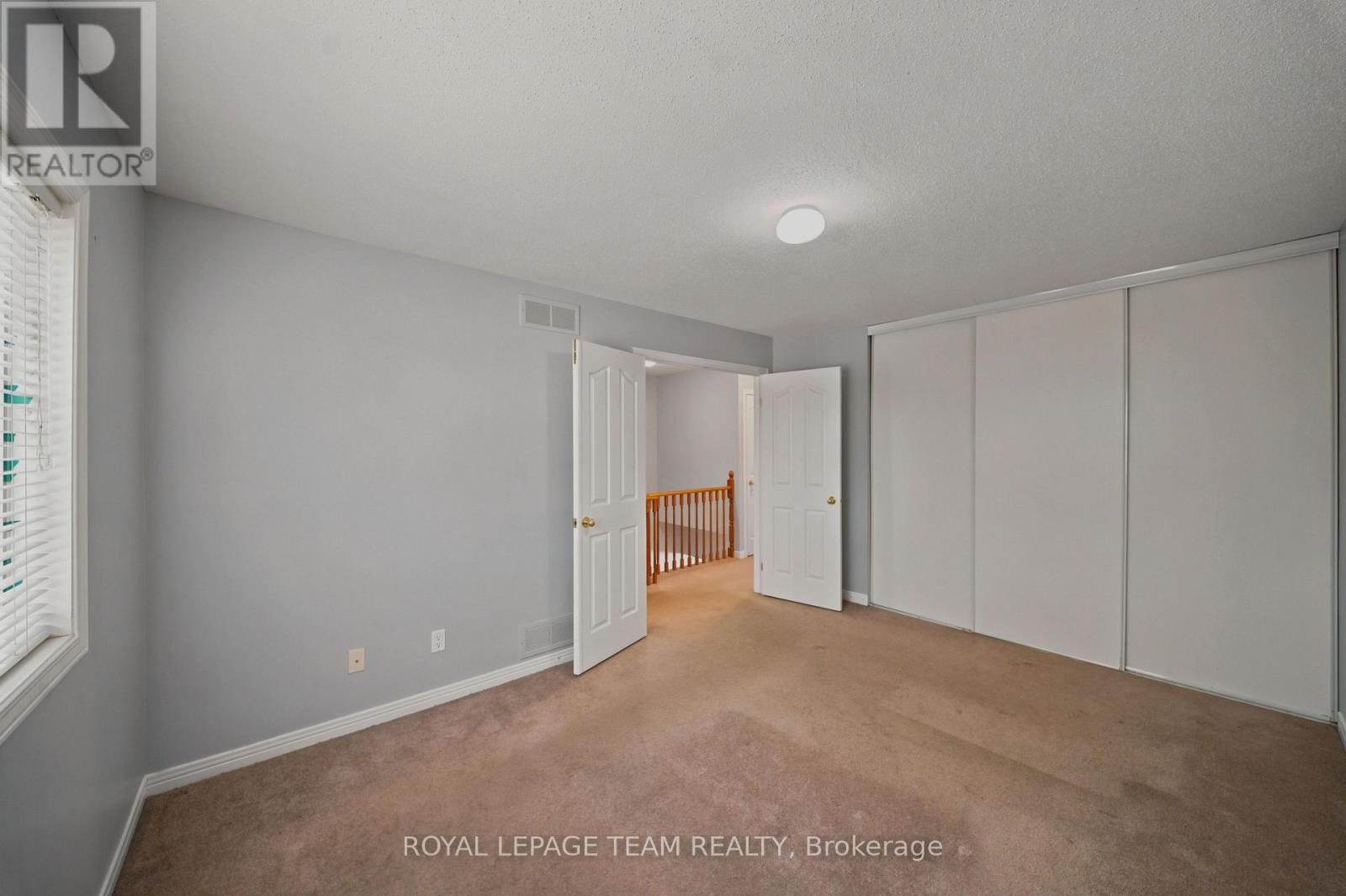 965 Markwick Crescent Property Photo 14