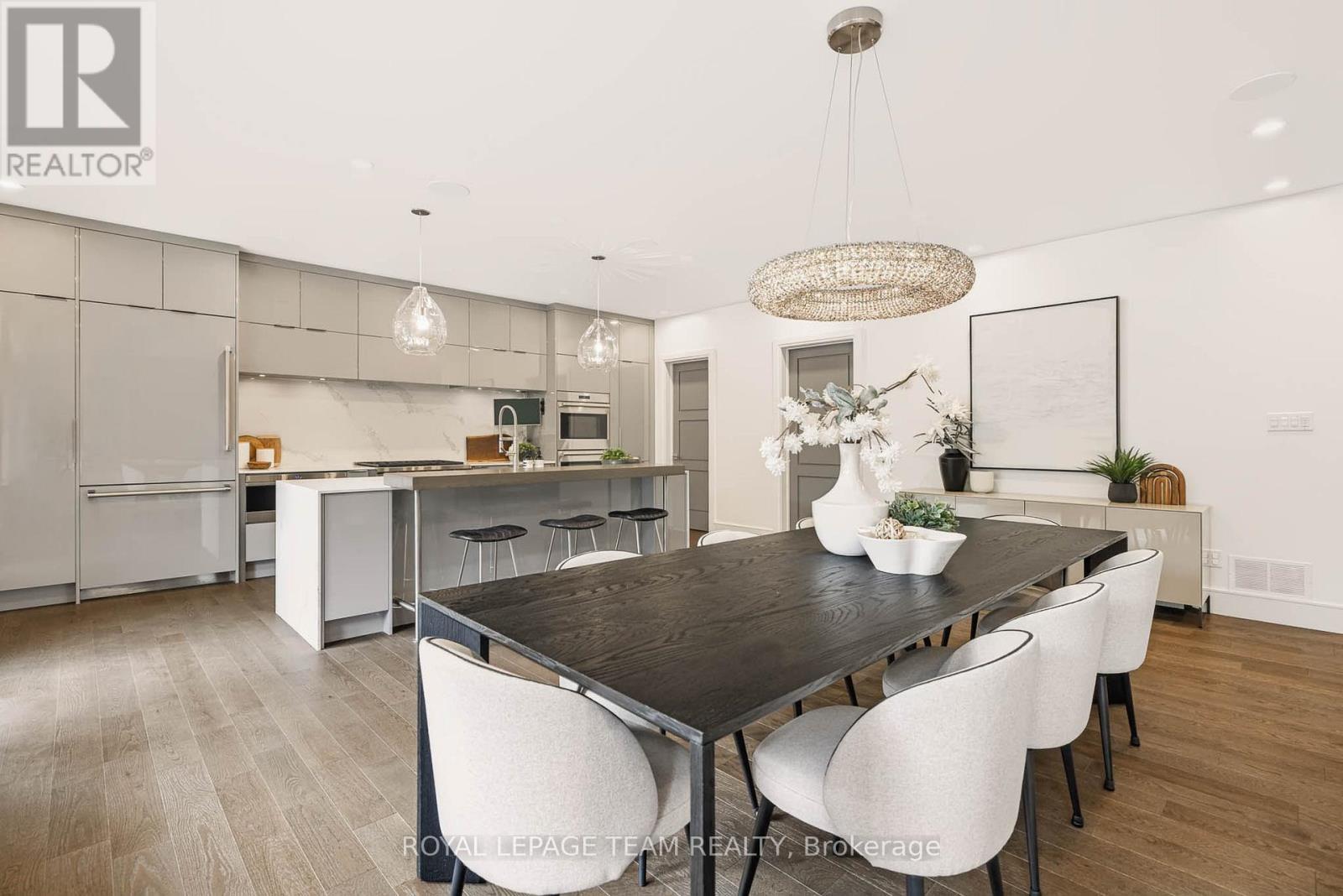 521 Westminster Avenue Property Photo 14
