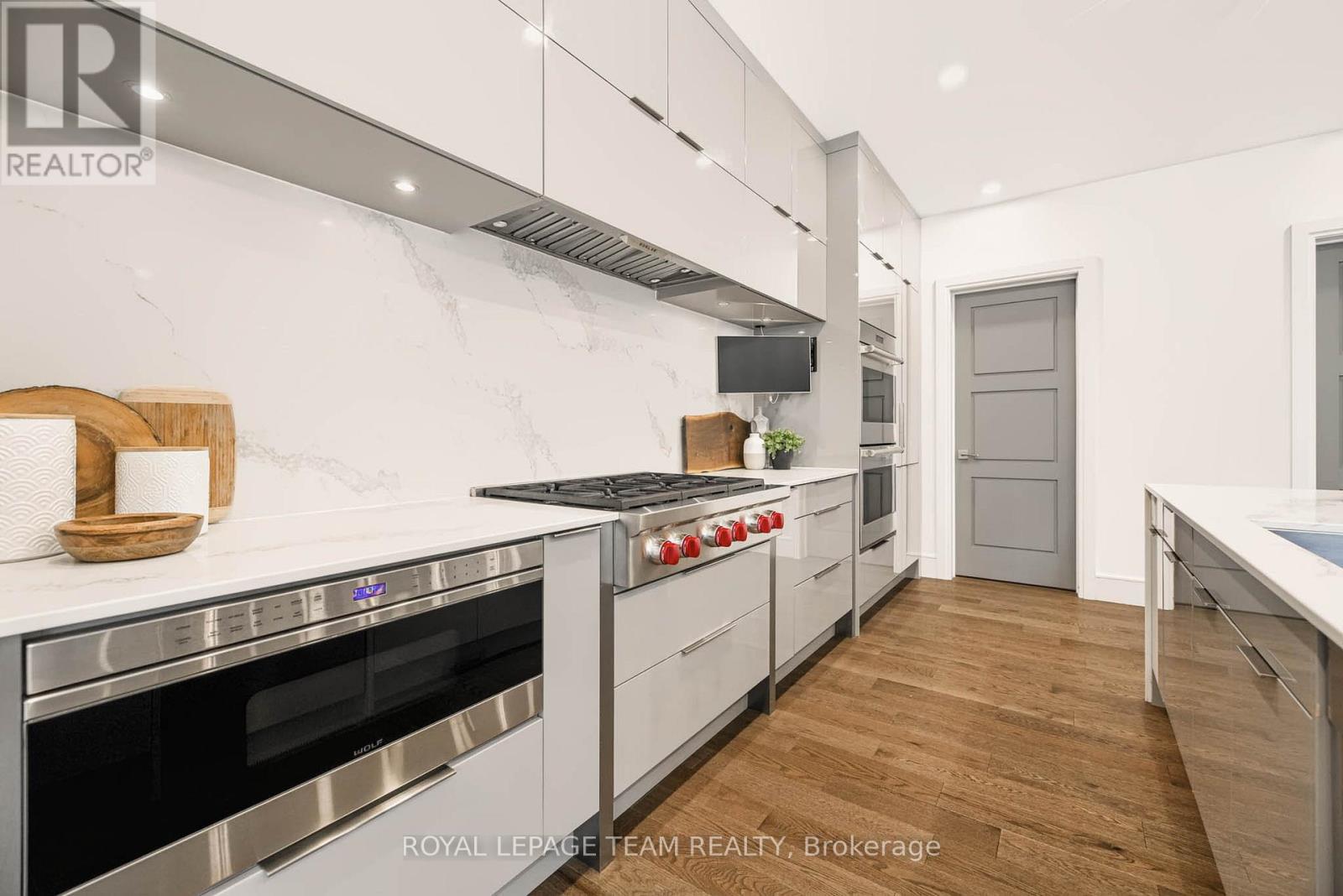 521 Westminster Avenue Property Photo 17