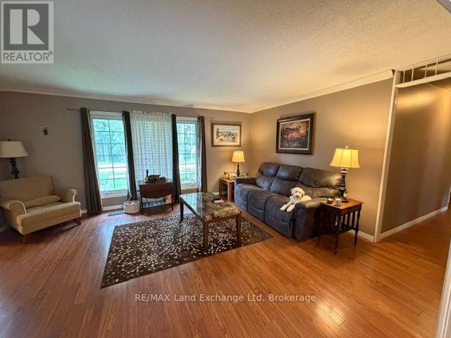 115 Victoria Street W Property Photo 3