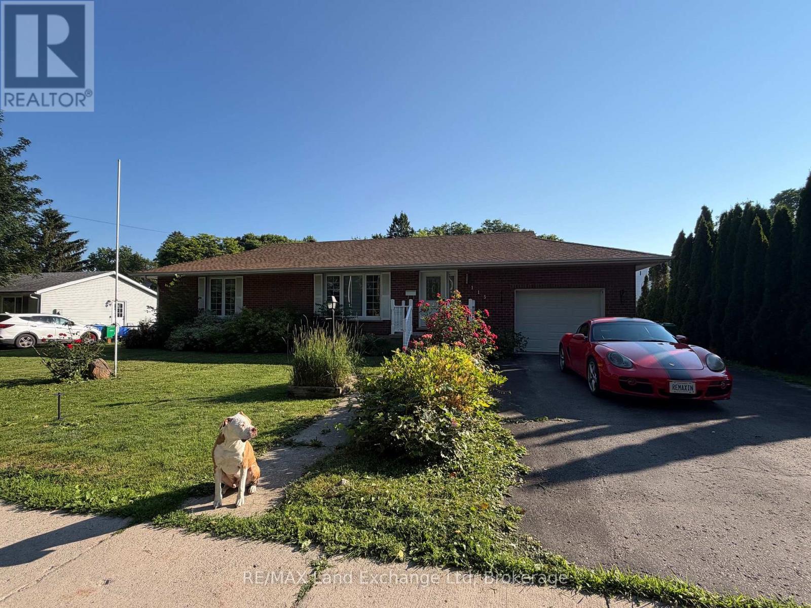 115 Victoria Street W Property Photo 27