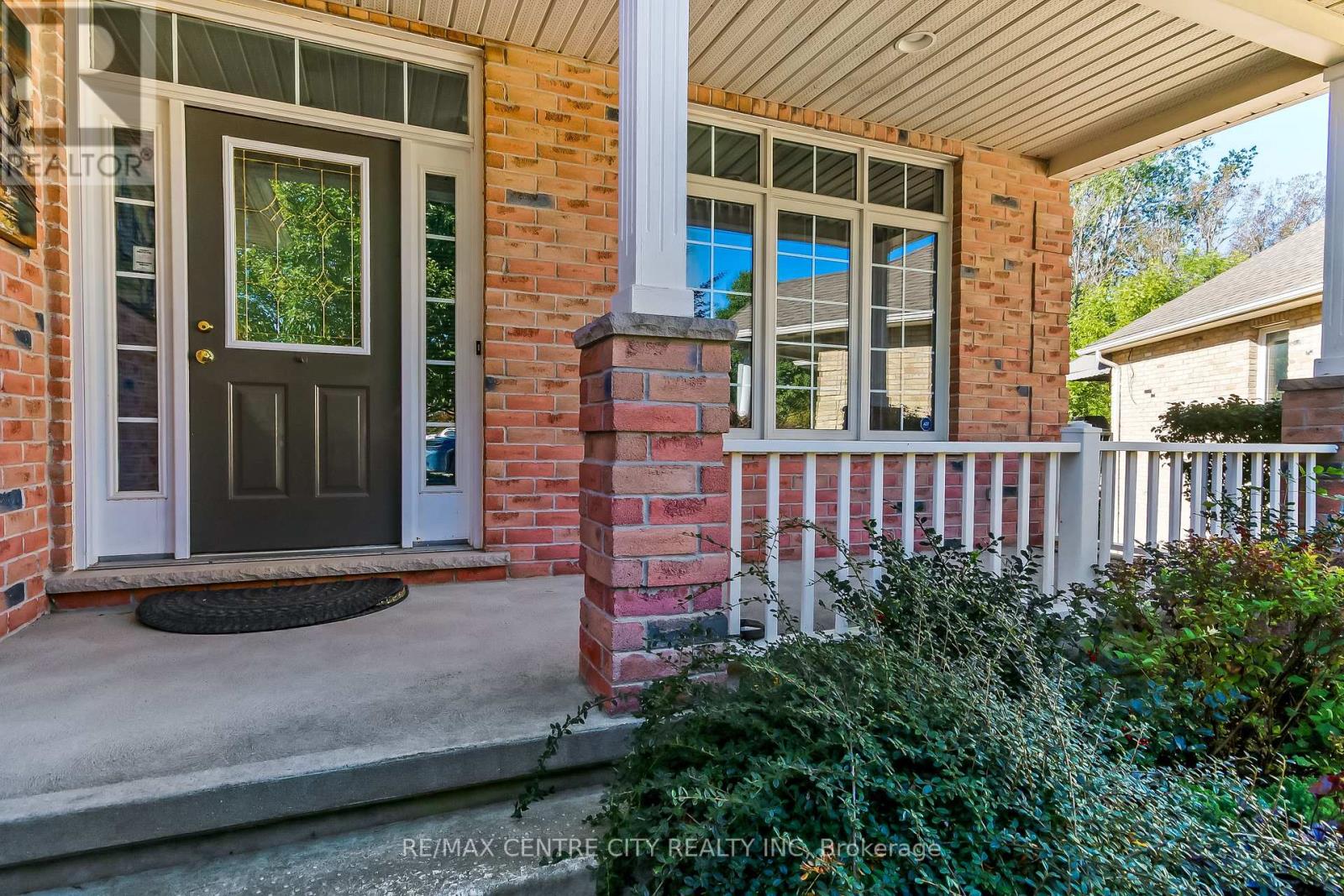 22 Harrington Crescent Property Photo 2