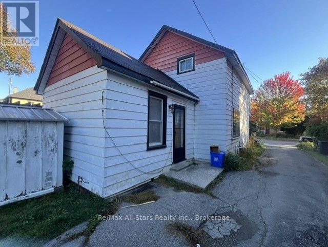 485 Mark Street Property Photo 2