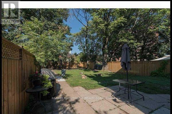 66 Wellington Street S Property Photo 3