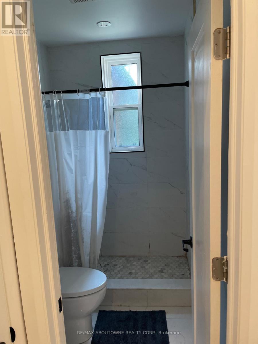 66 Wellington Street S Property Photo 16