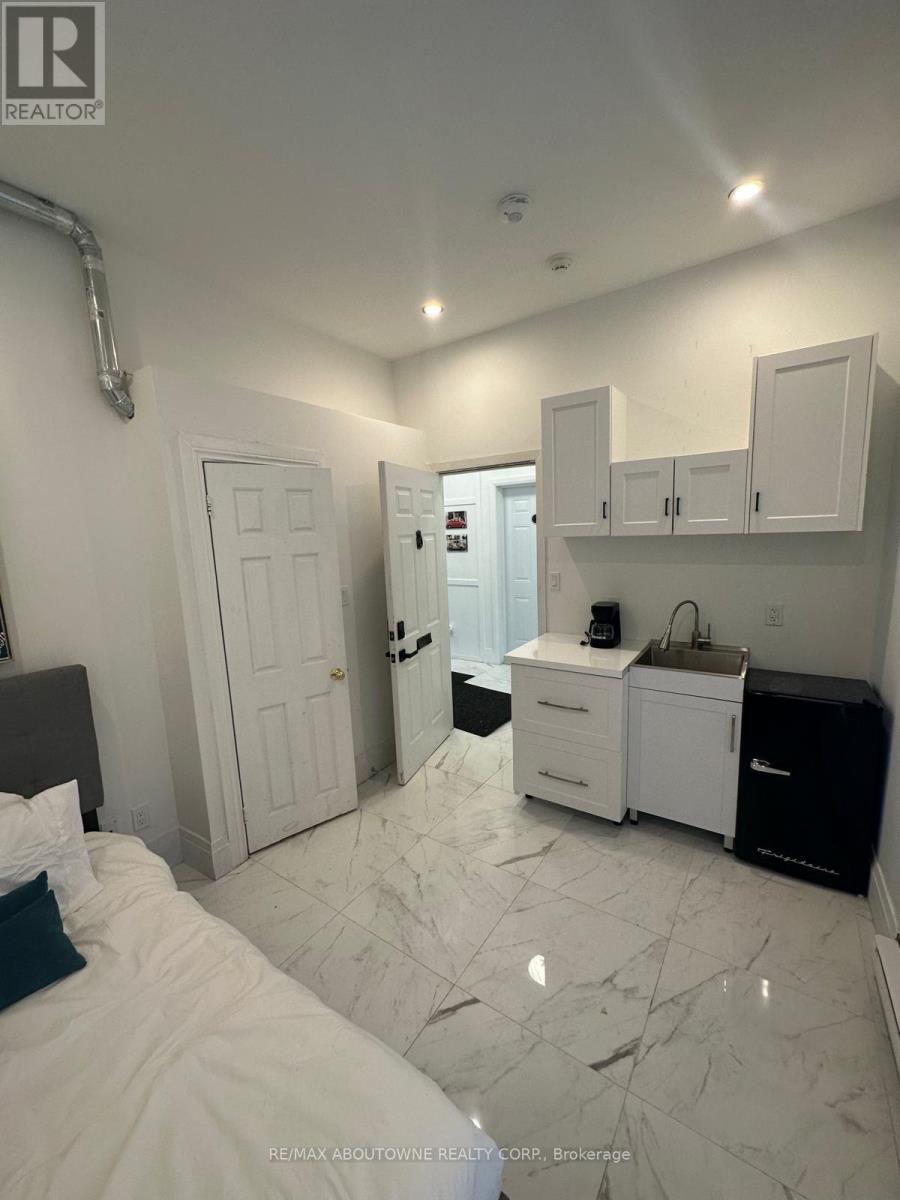 66 Wellington Street S Property Photo 28