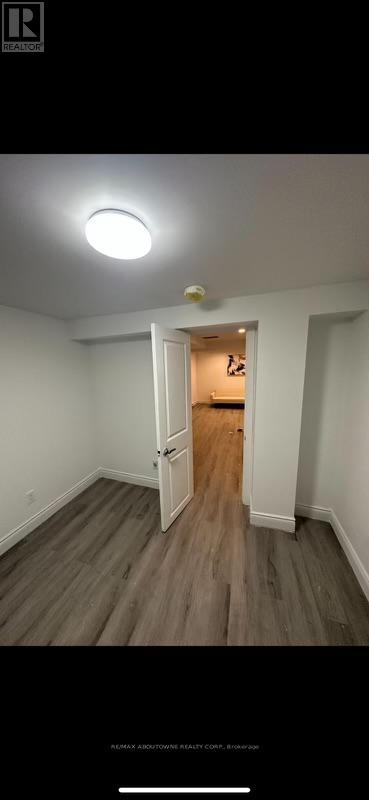 66 Wellington Street S Property Photo 42