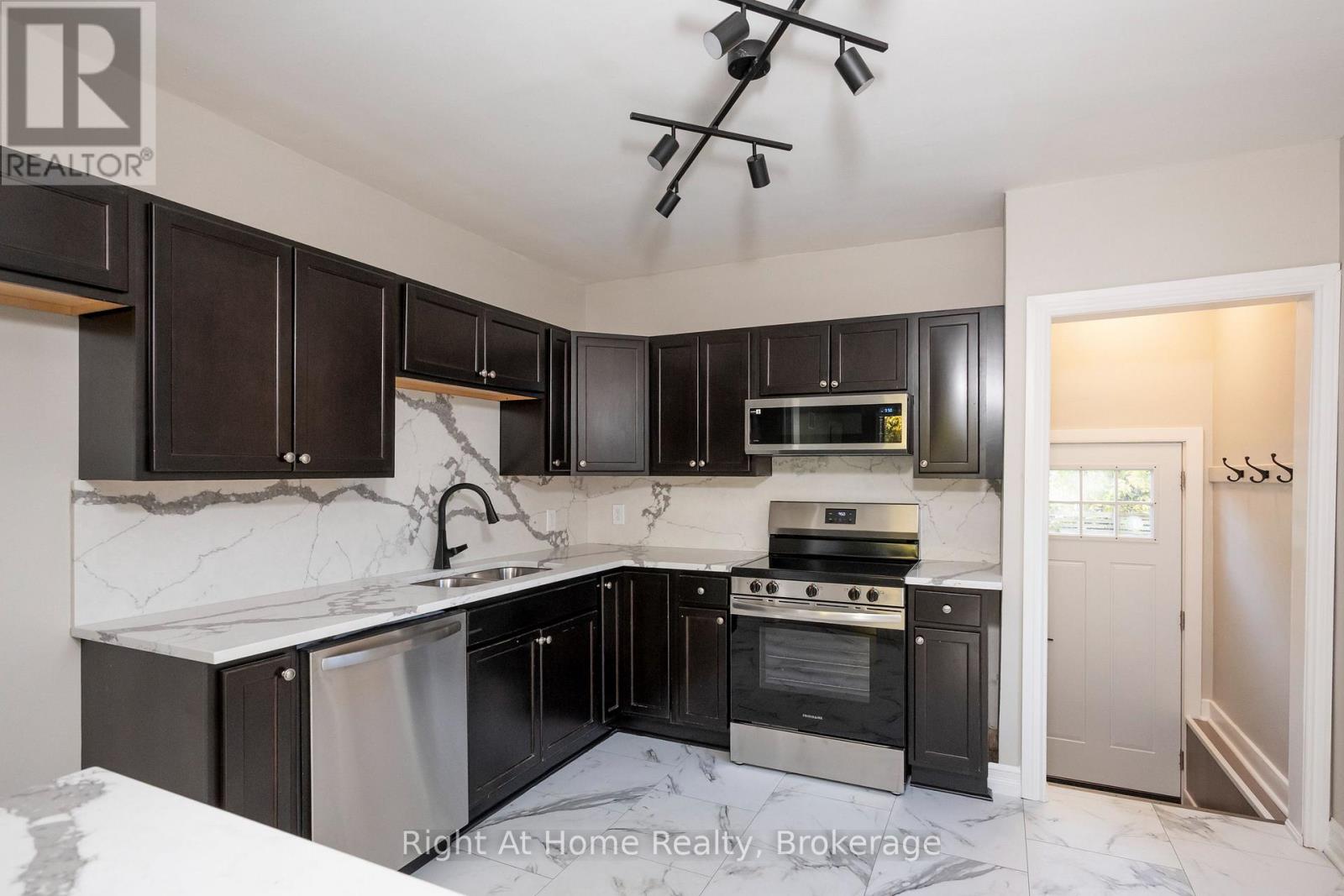 163 Mckibbin Street Property Photo 15