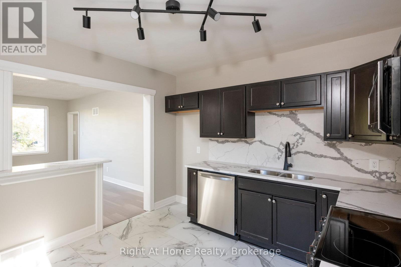 163 Mckibbin Street Property Photo 16