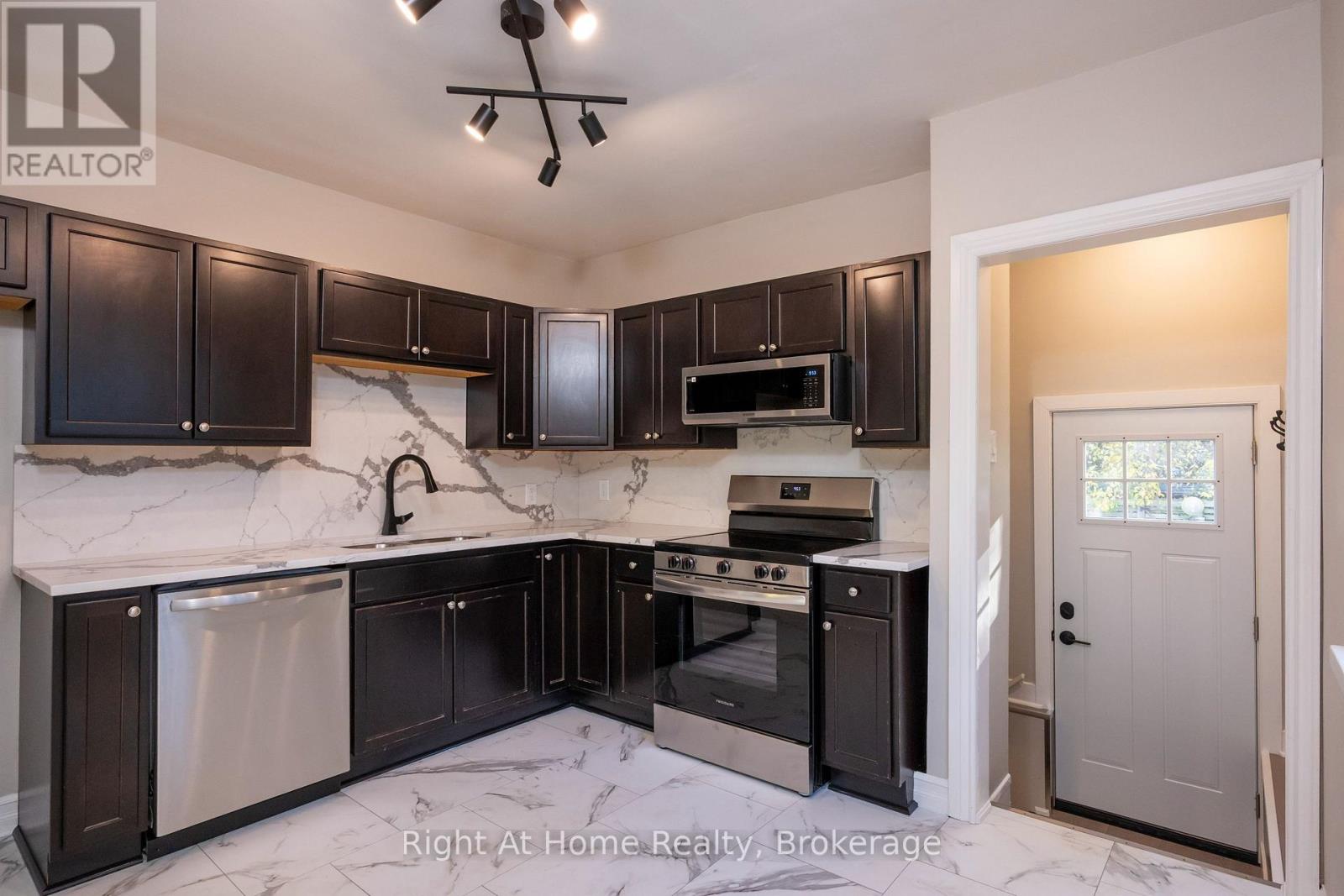 163 Mckibbin Street Property Photo 18