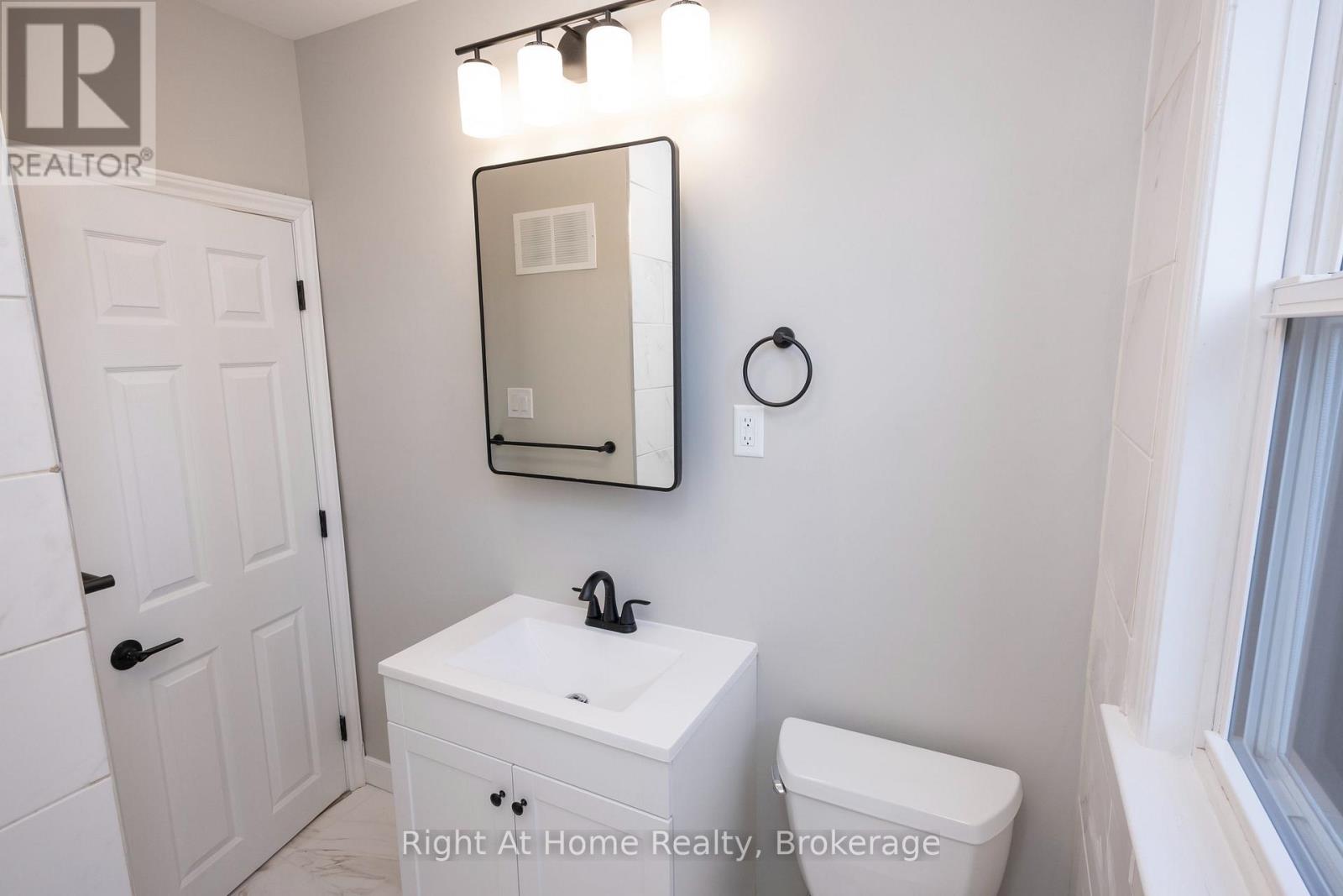 163 Mckibbin Street Property Photo 22