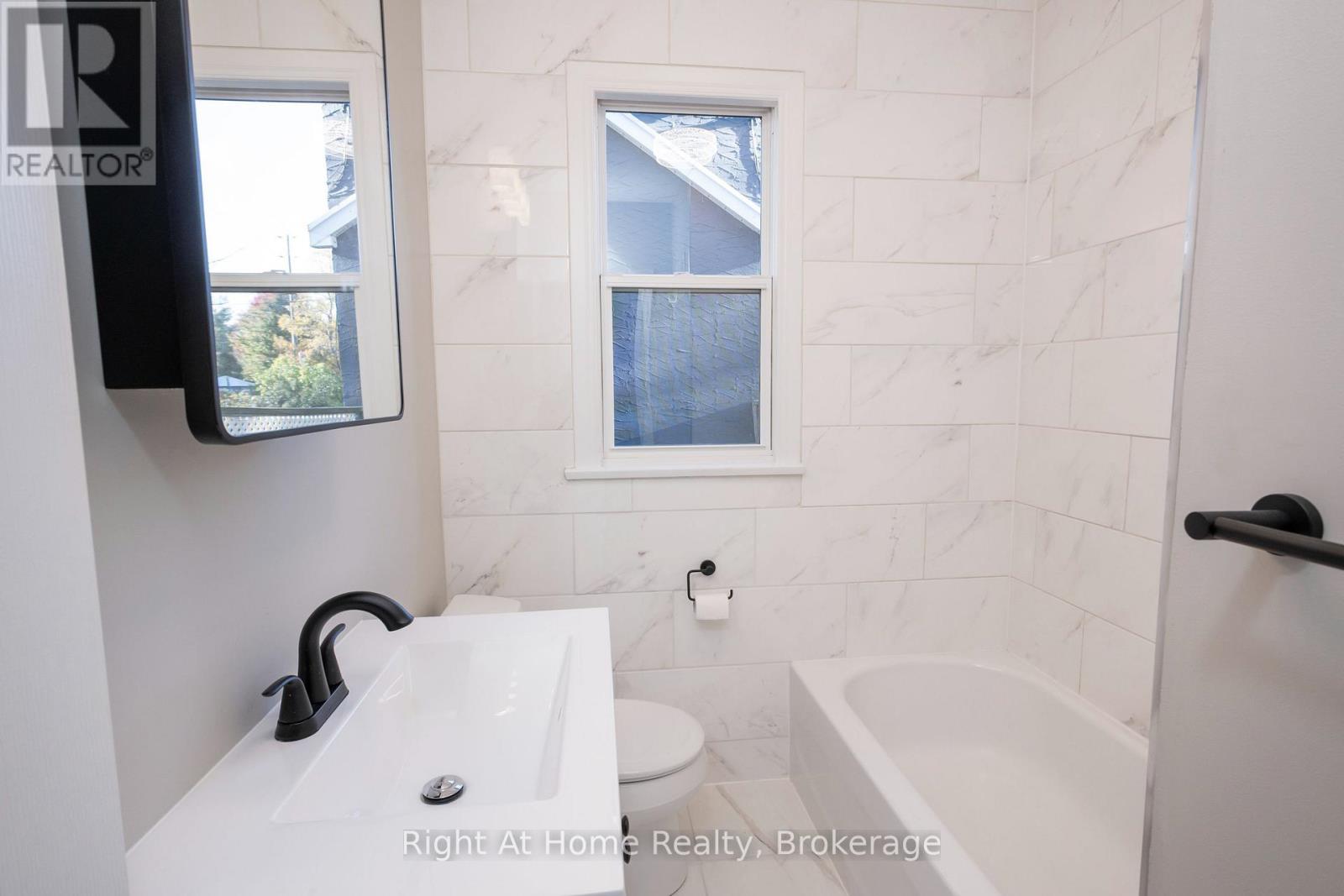 163 Mckibbin Street Property Photo 24