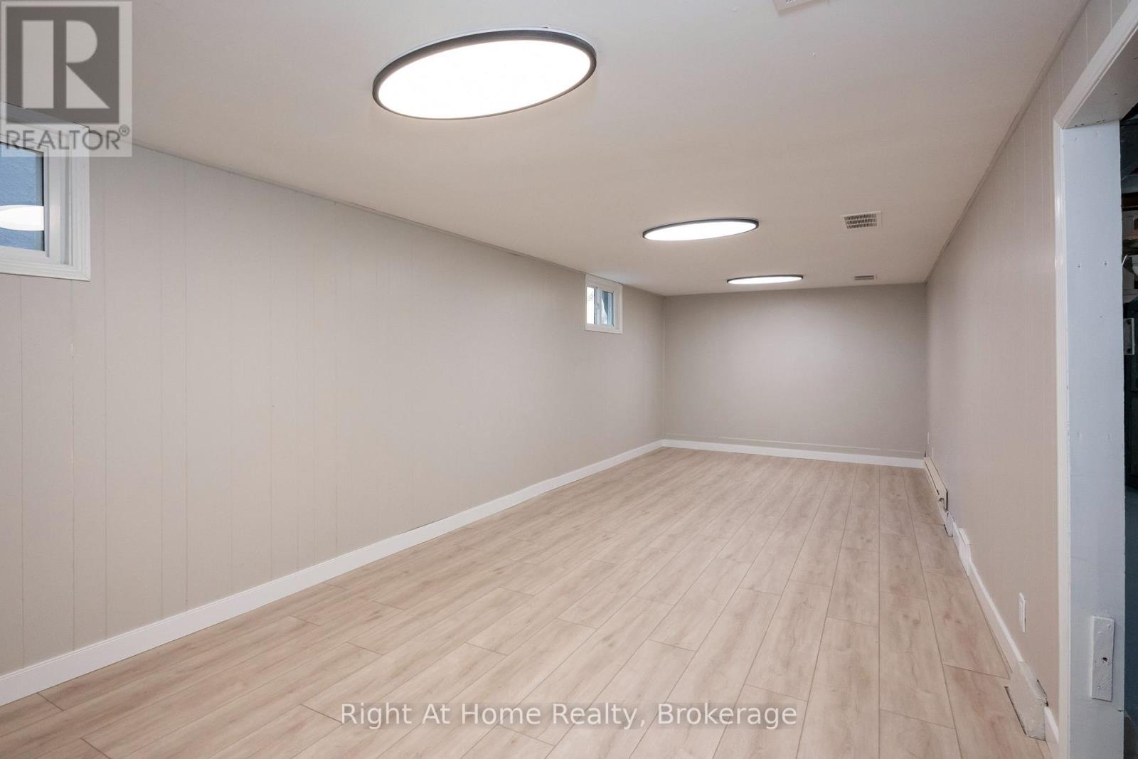 163 Mckibbin Street Property Photo 33