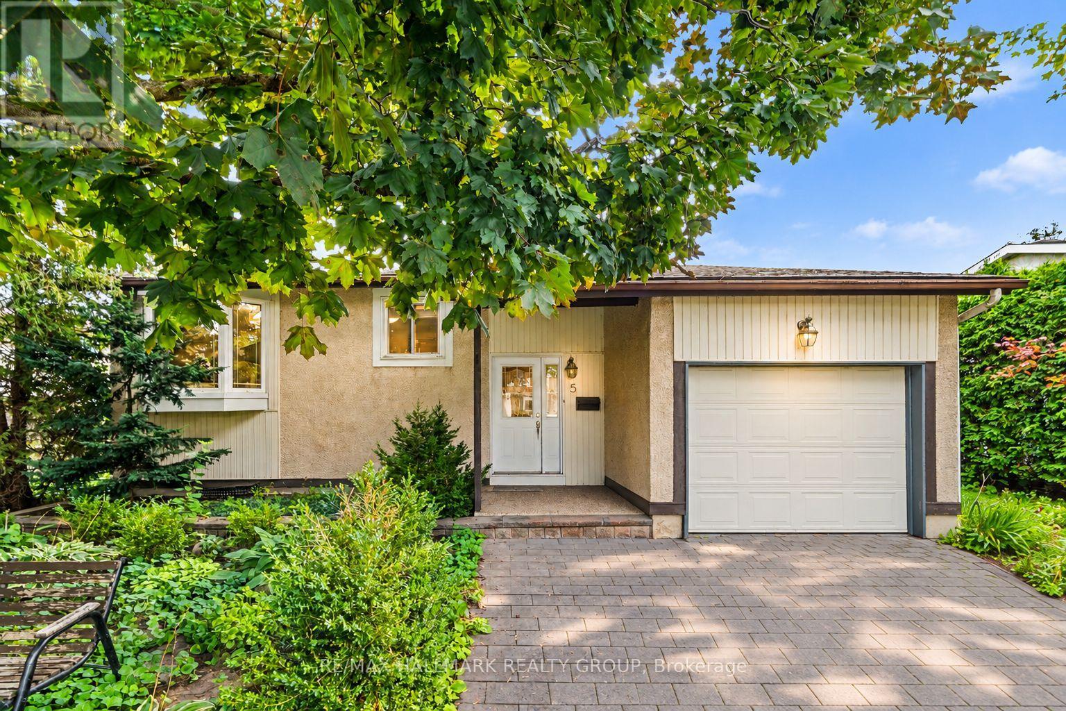 5 Lansfield Way Property Photo 1