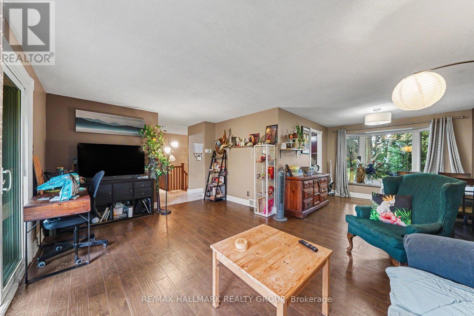 5 Lansfield Way Property Photo 7