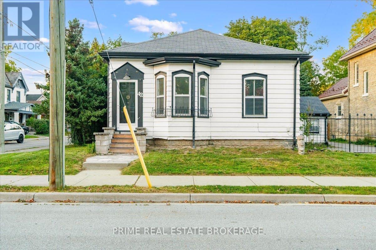 42 Bruce Street Property Photo 2