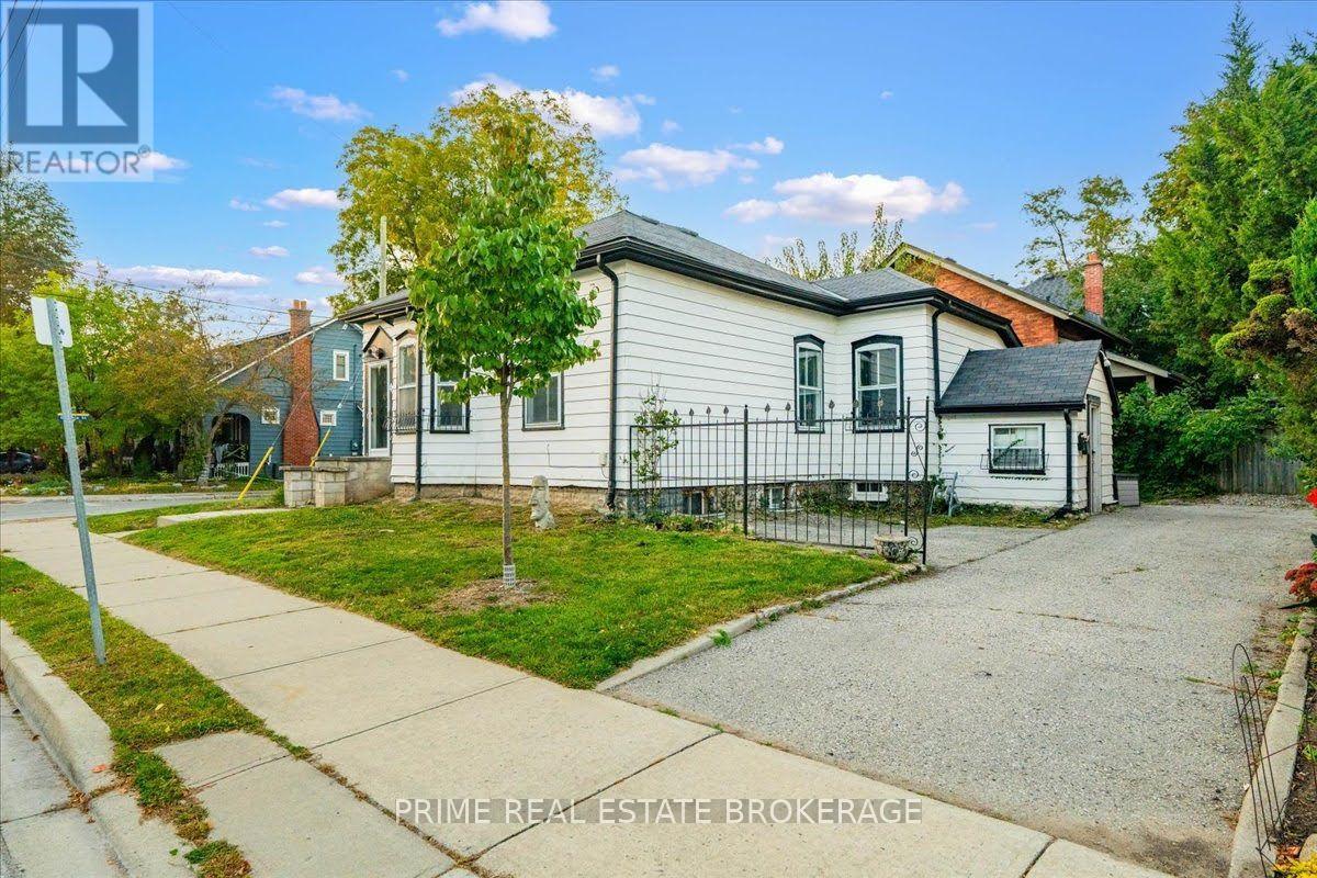 42 Bruce Street Property Photo 4