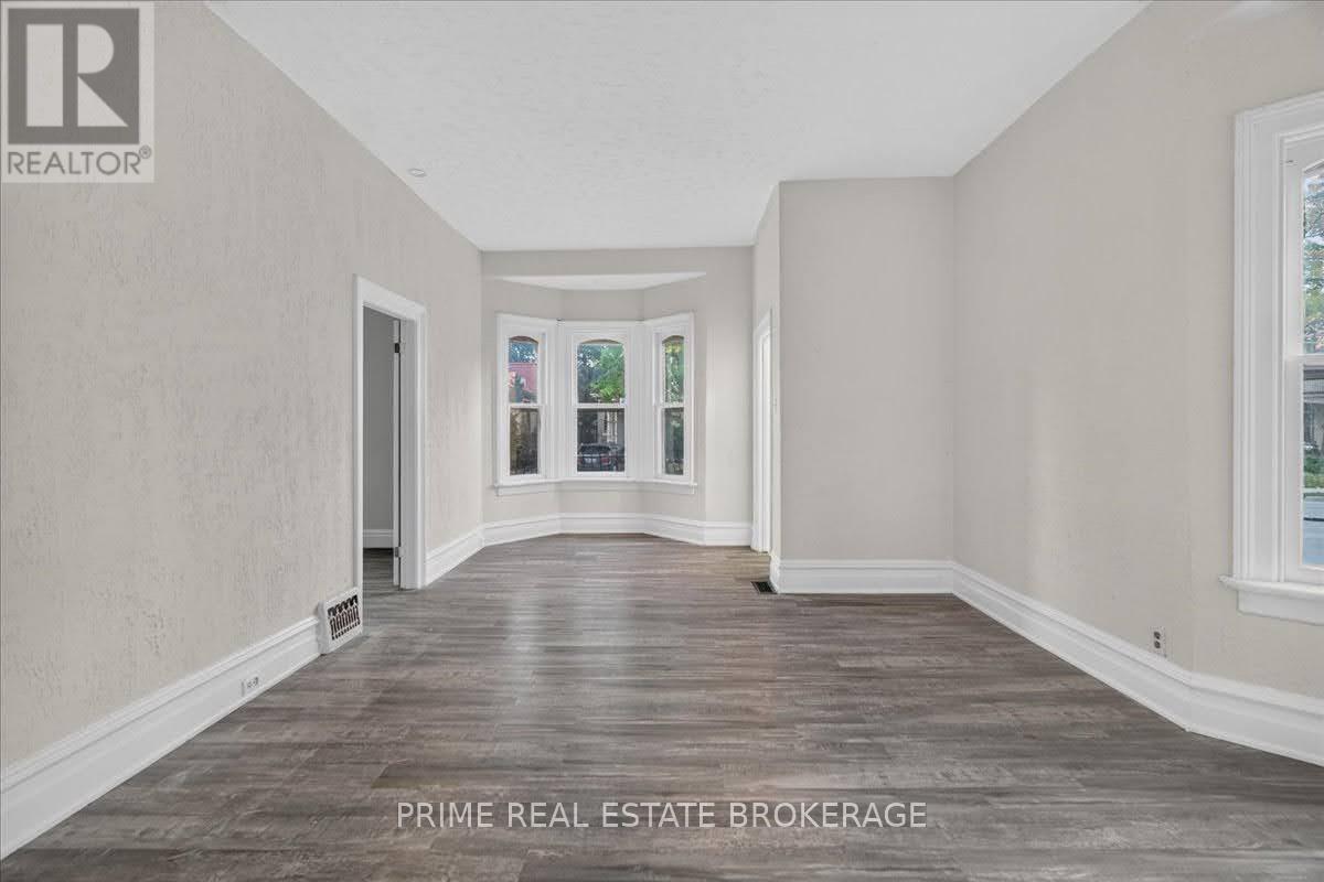 42 Bruce Street Property Photo 8
