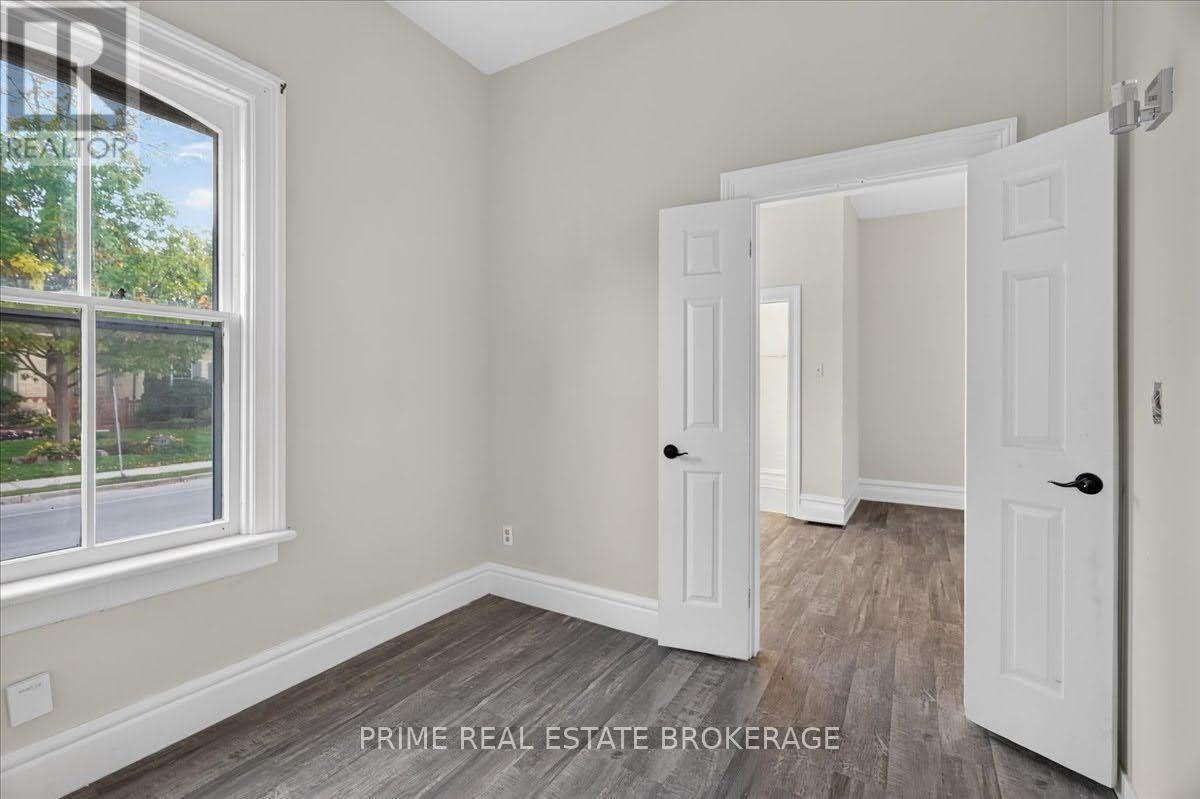 42 Bruce Street Property Photo 10