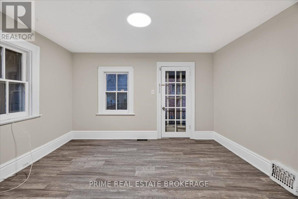 42 Bruce Street Property Photo 11