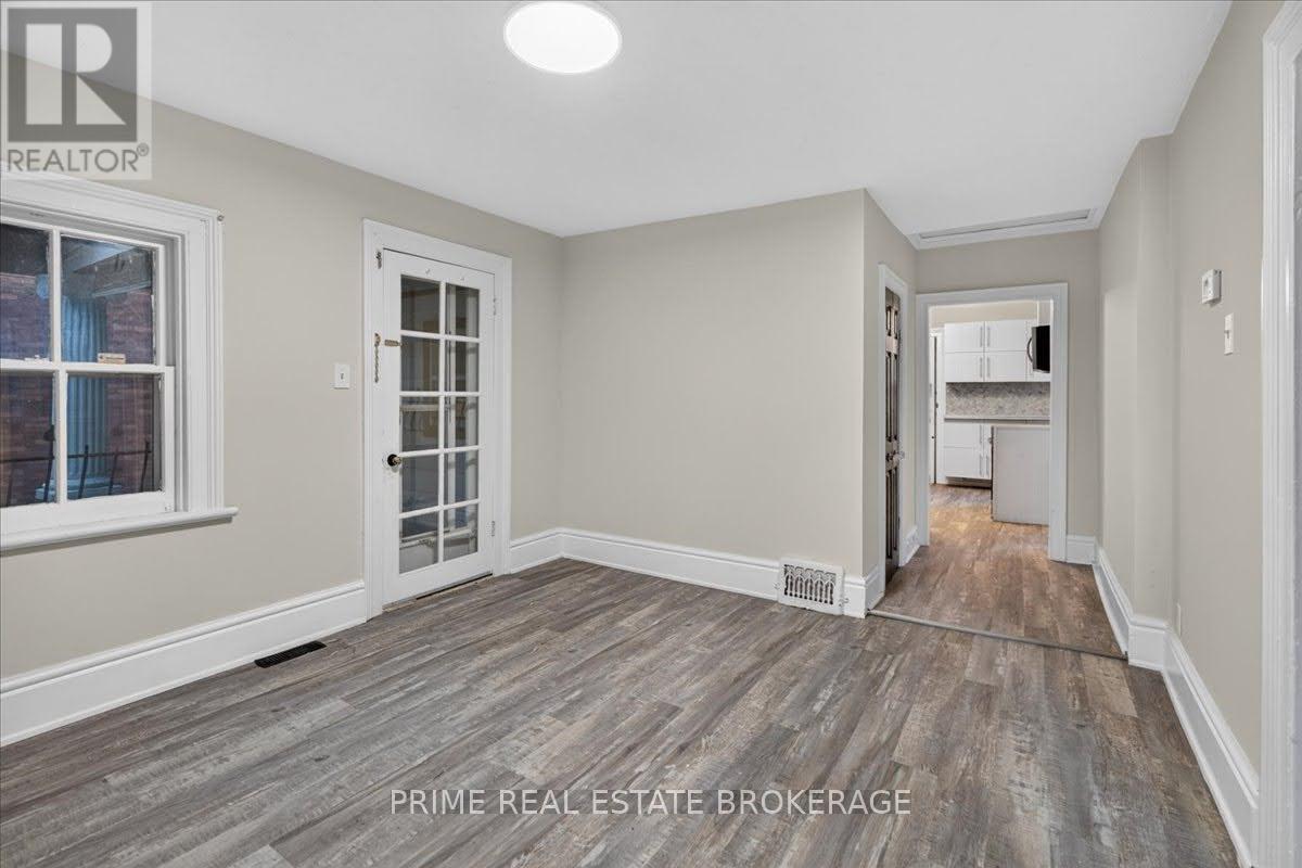 42 Bruce Street Property Photo 12