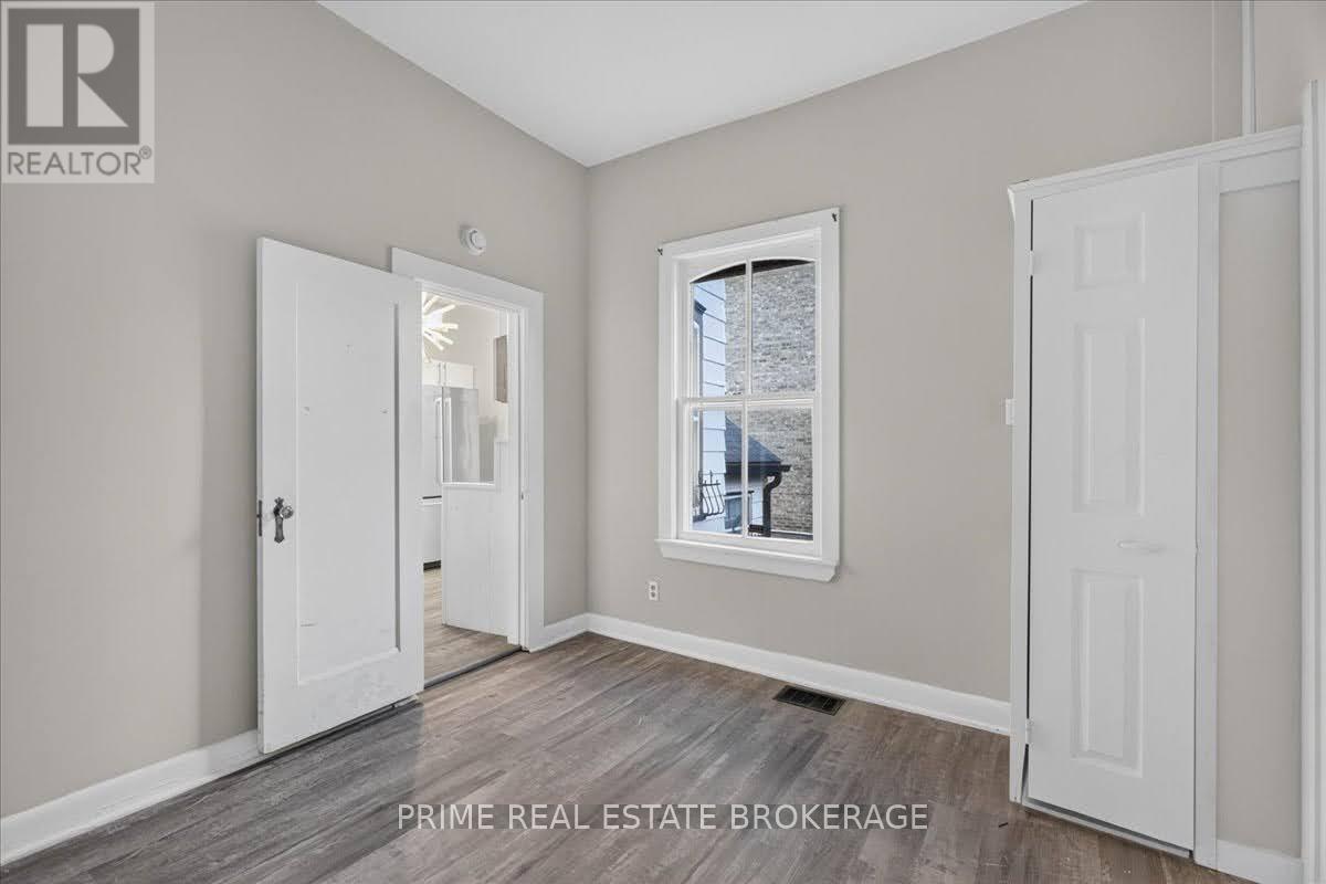 42 Bruce Street Property Photo 17