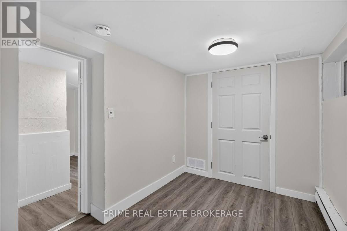 42 Bruce Street Property Photo 22