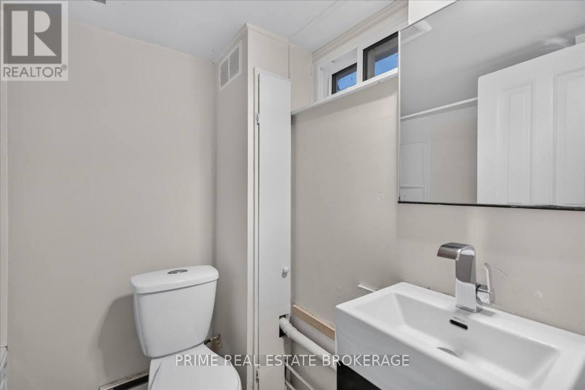 42 Bruce Street Property Photo 30
