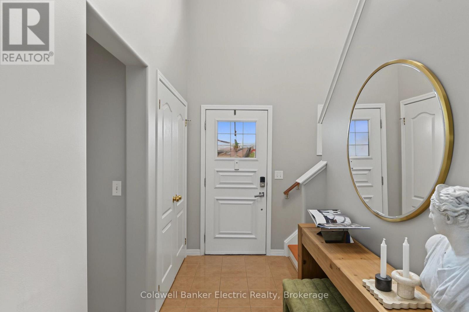 2334 Marsdale Drive Property Photo 4