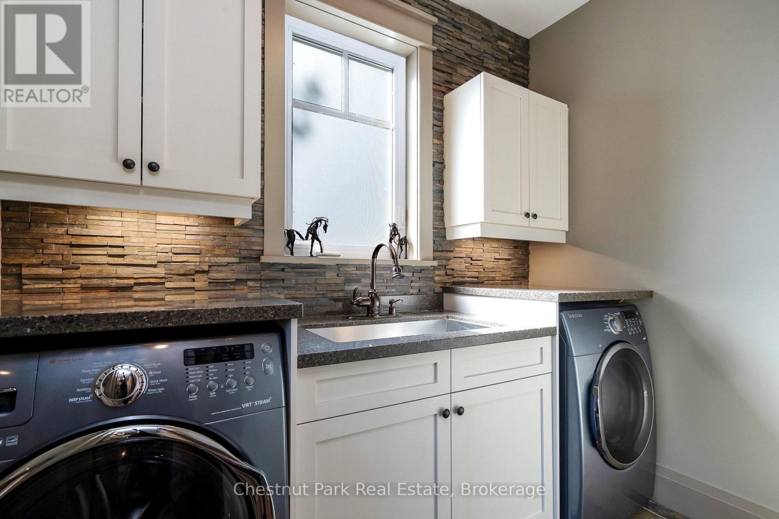 124 Snowbridge Way Property Photo 24