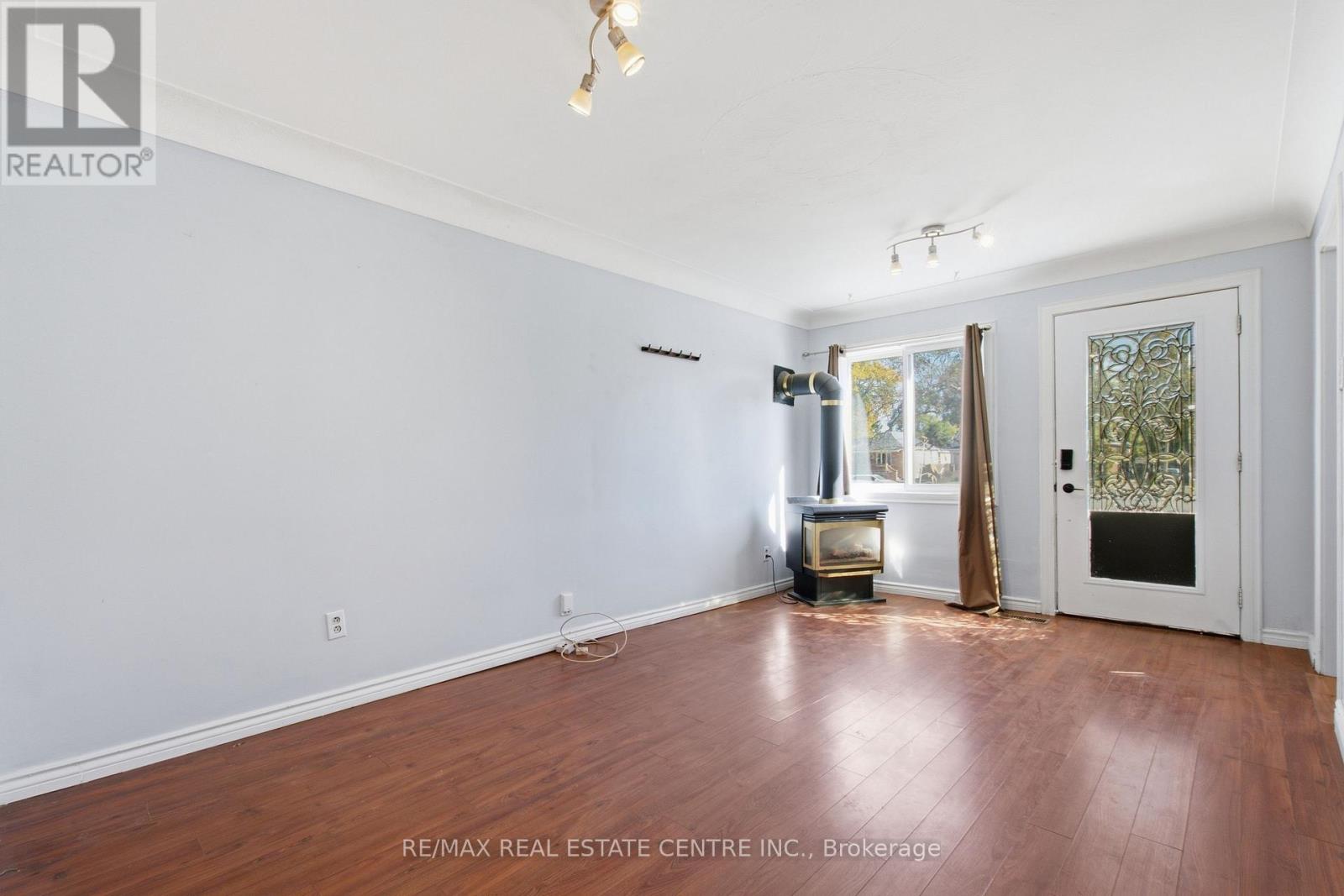 295 Strathearn Avenue Property Photo 7