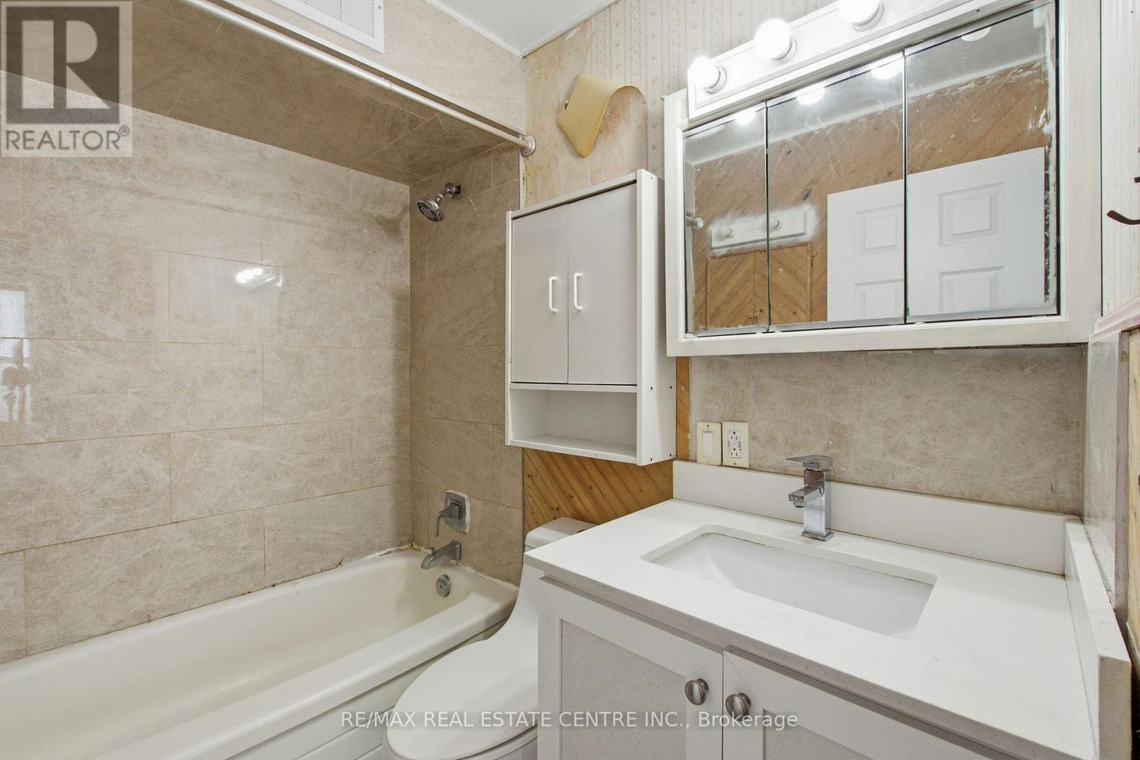 295 Strathearn Avenue Property Photo 10