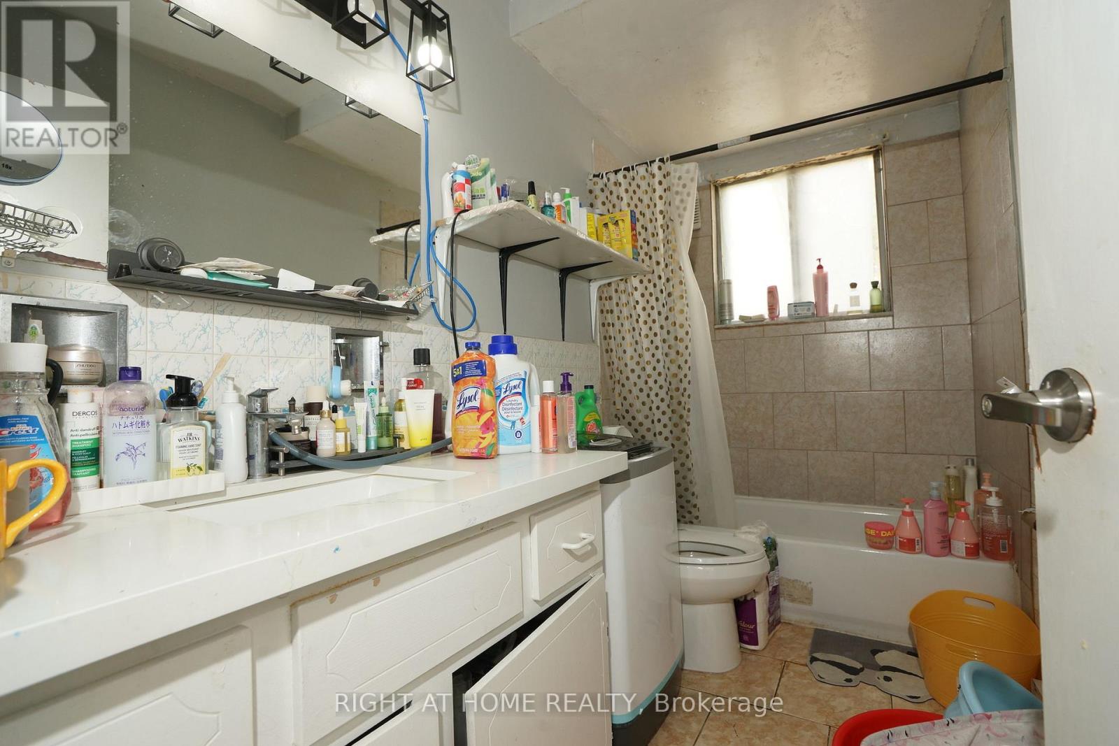 59 Saunby Street N Property Photo 8