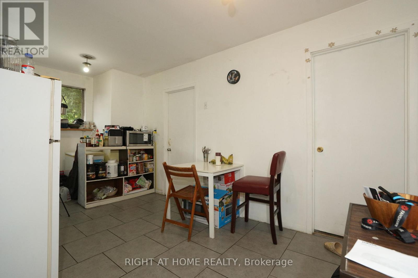 59 Saunby Street N Property Photo 12