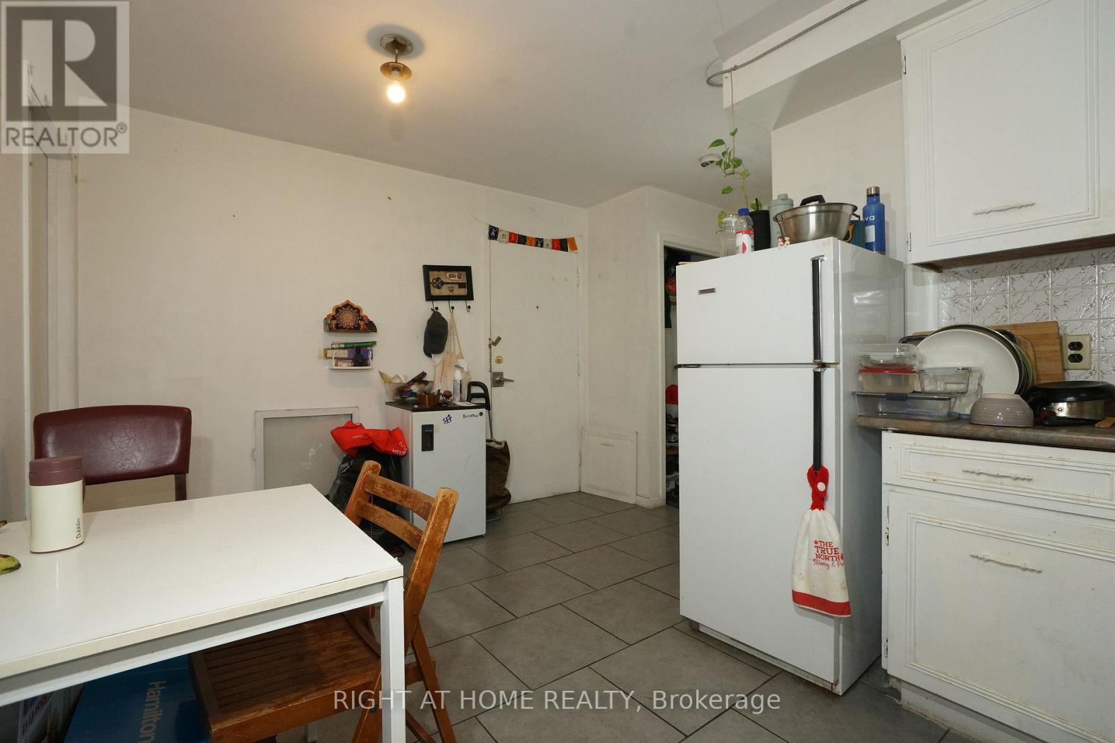 59 Saunby Street N Property Photo 13