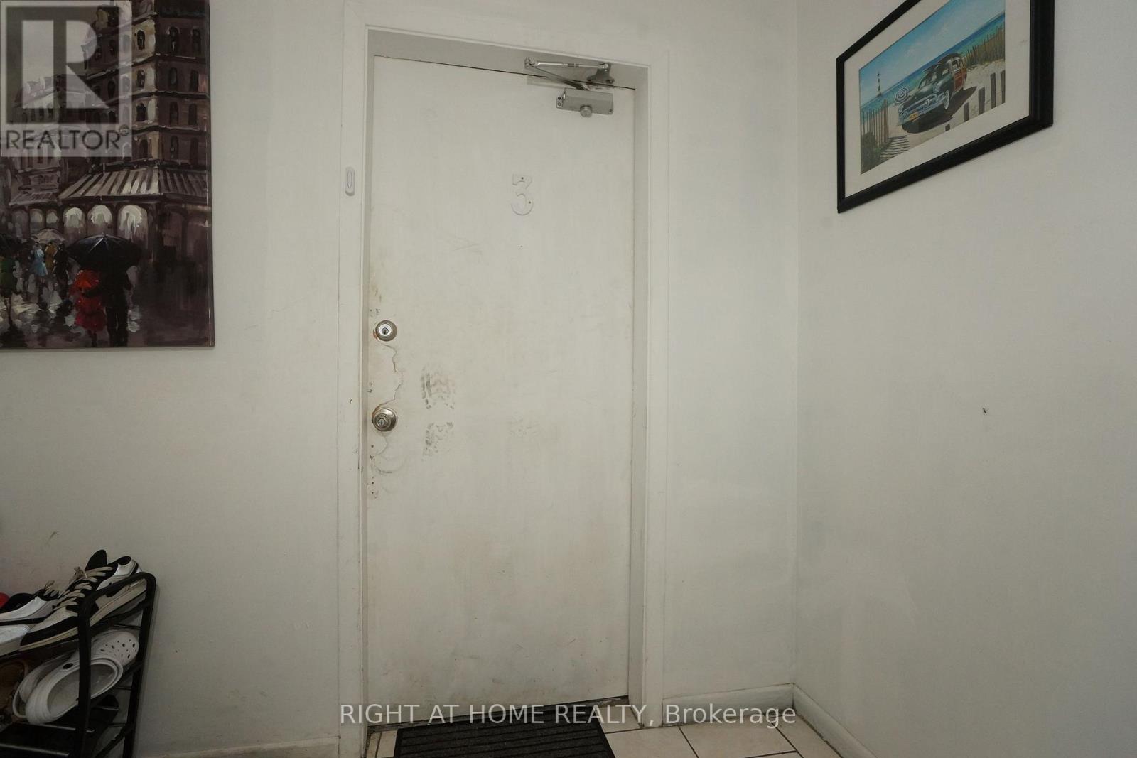 59 Saunby Street N Property Photo 21