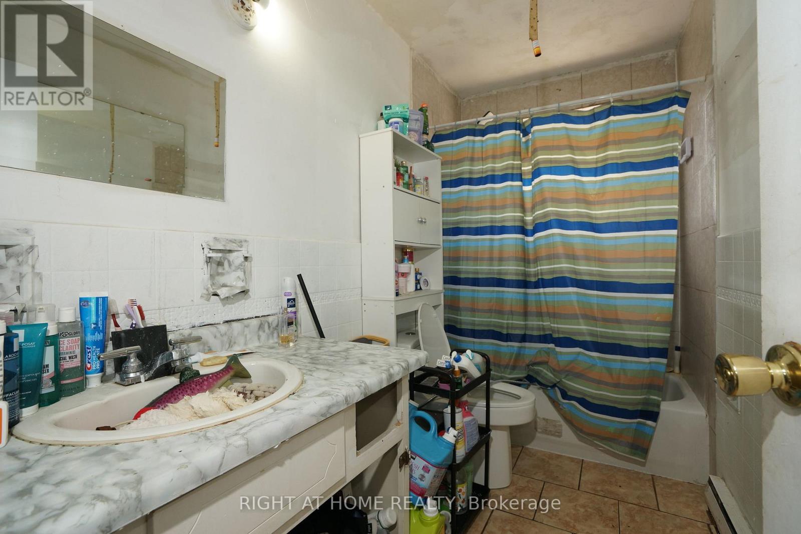 59 Saunby Street N Property Photo 27