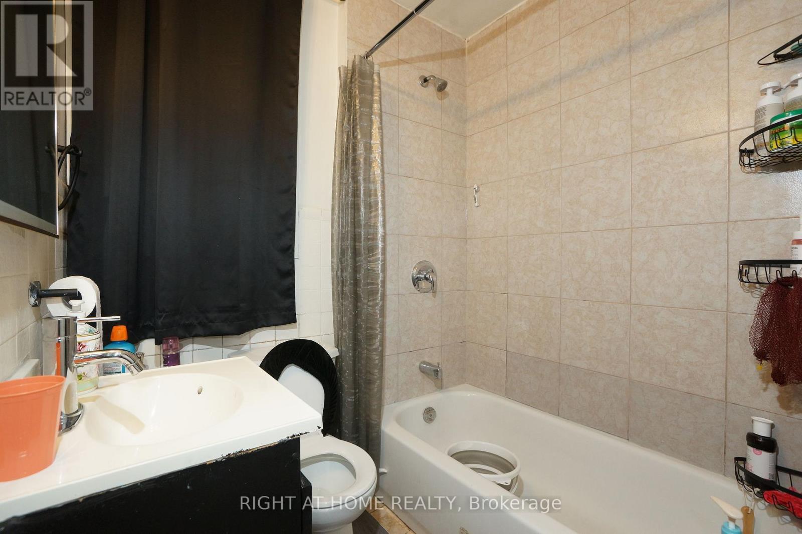 59 Saunby Street N Property Photo 36