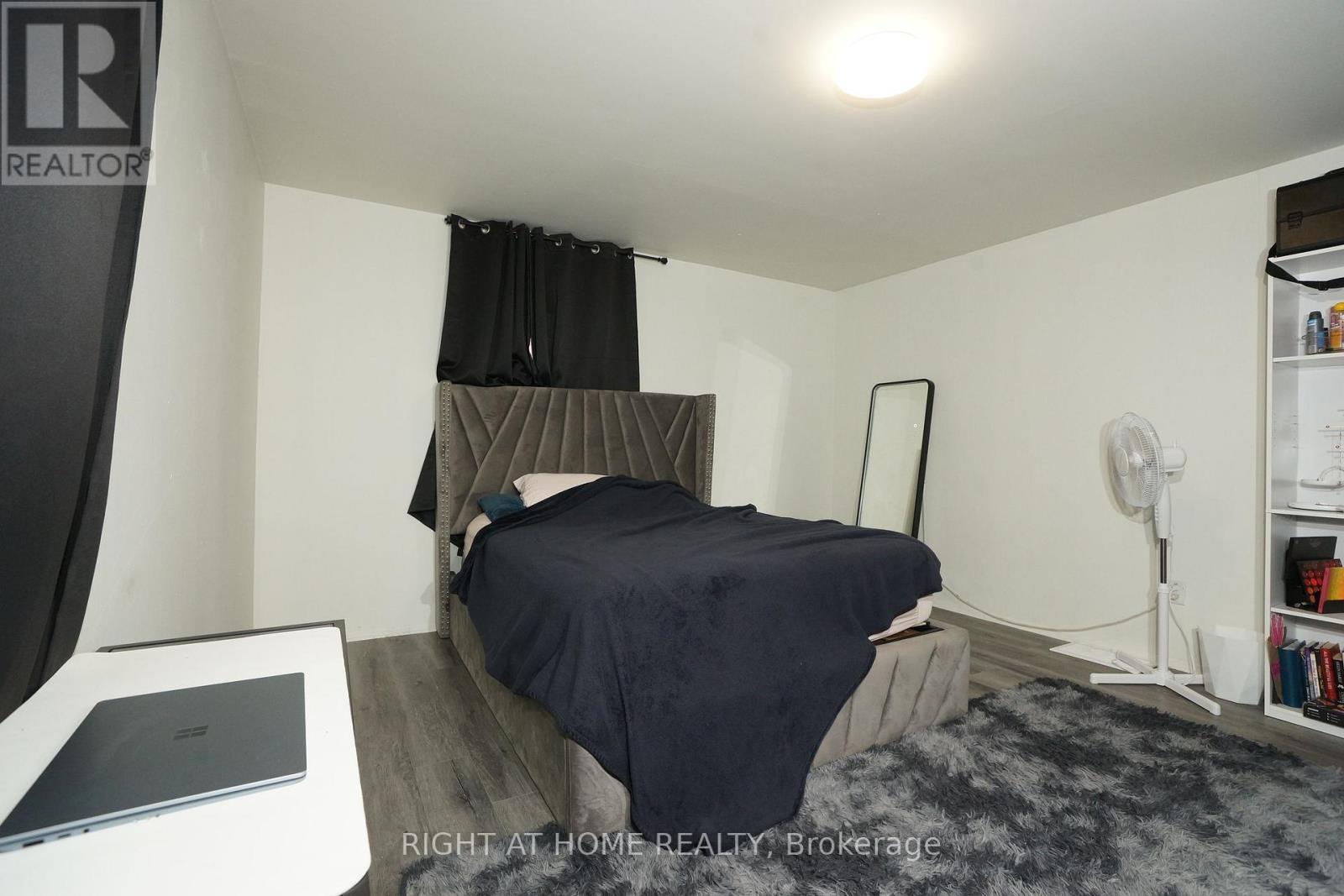 59 Saunby Street N Property Photo 37