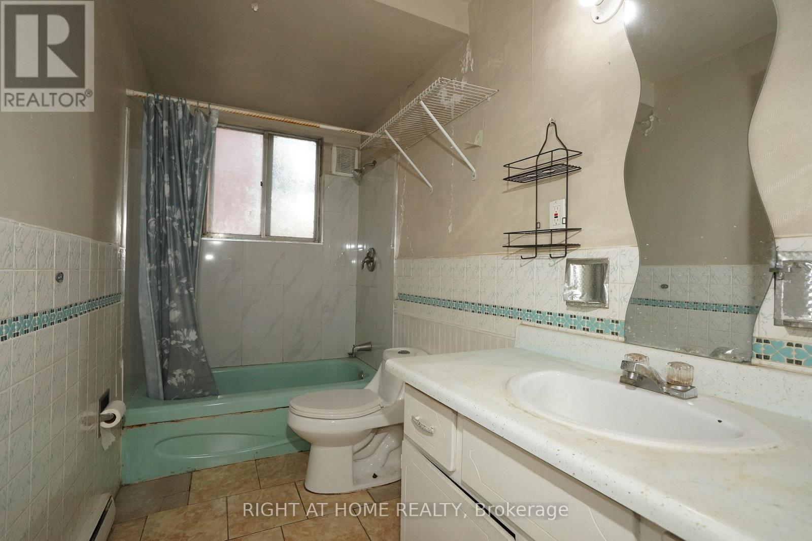 59 Saunby Street N Property Photo 46