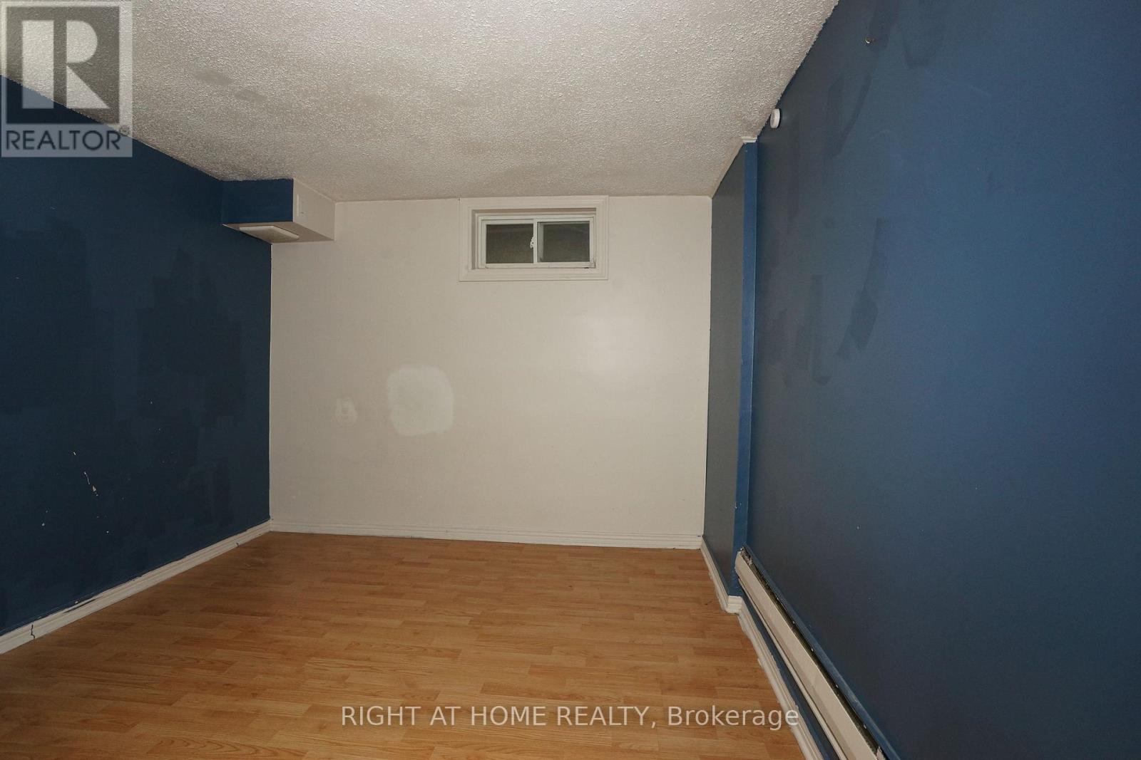 59 Saunby Street N Property Photo 47