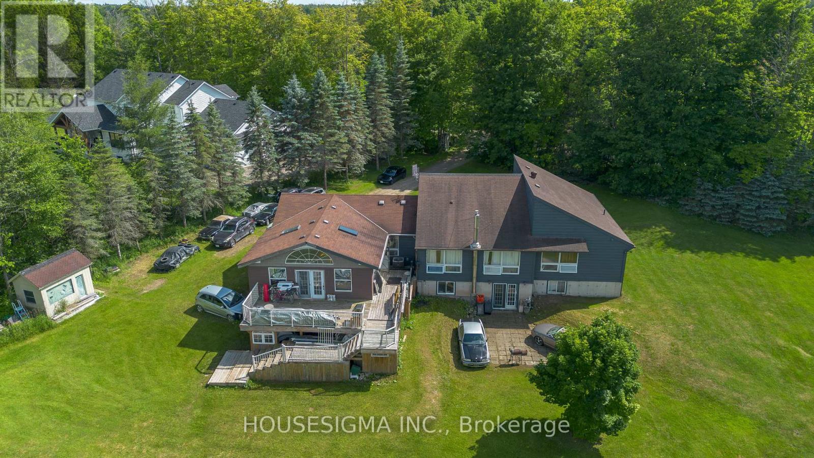 5647 First Line Property Photo 1