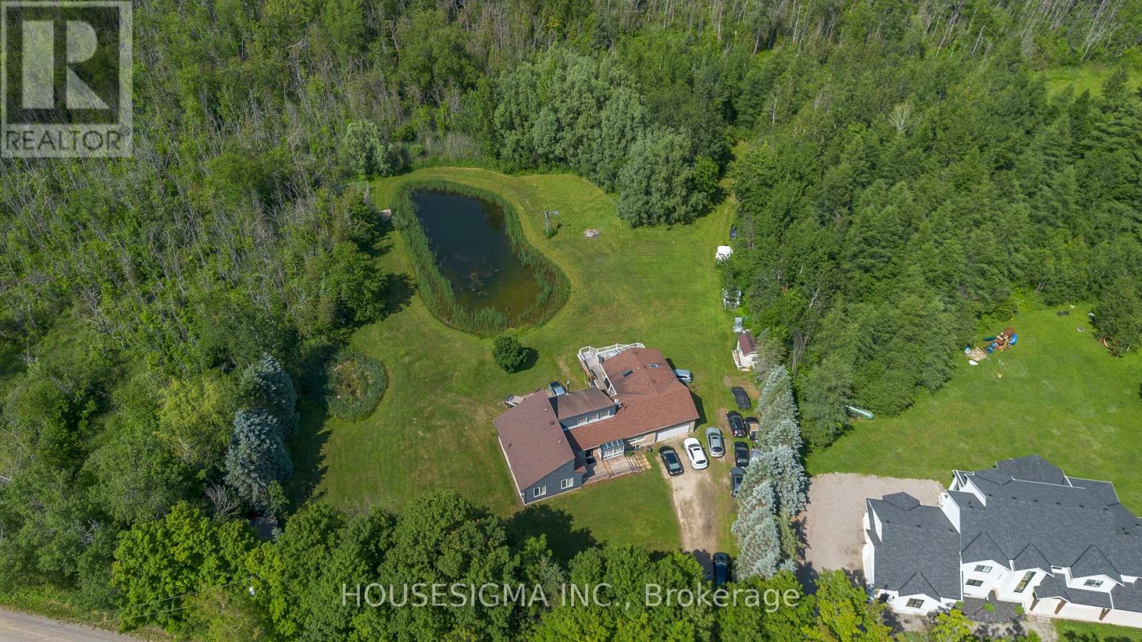 5647 First Line Property Photo 7