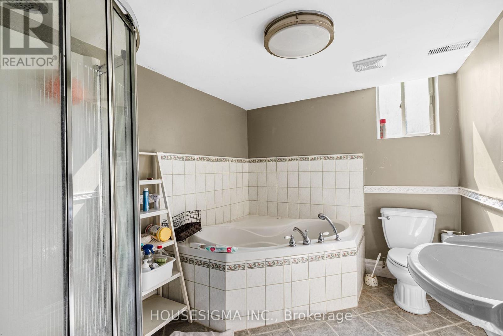 5647 First Line Property Photo 29