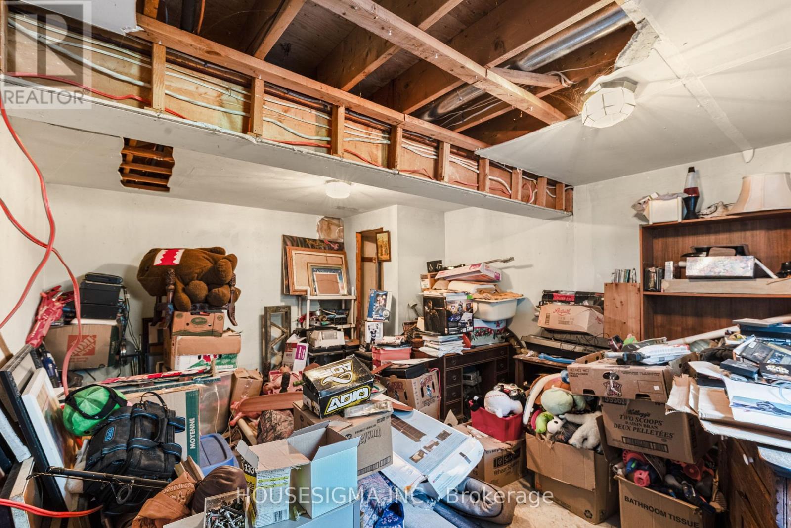 5647 First Line Property Photo 31