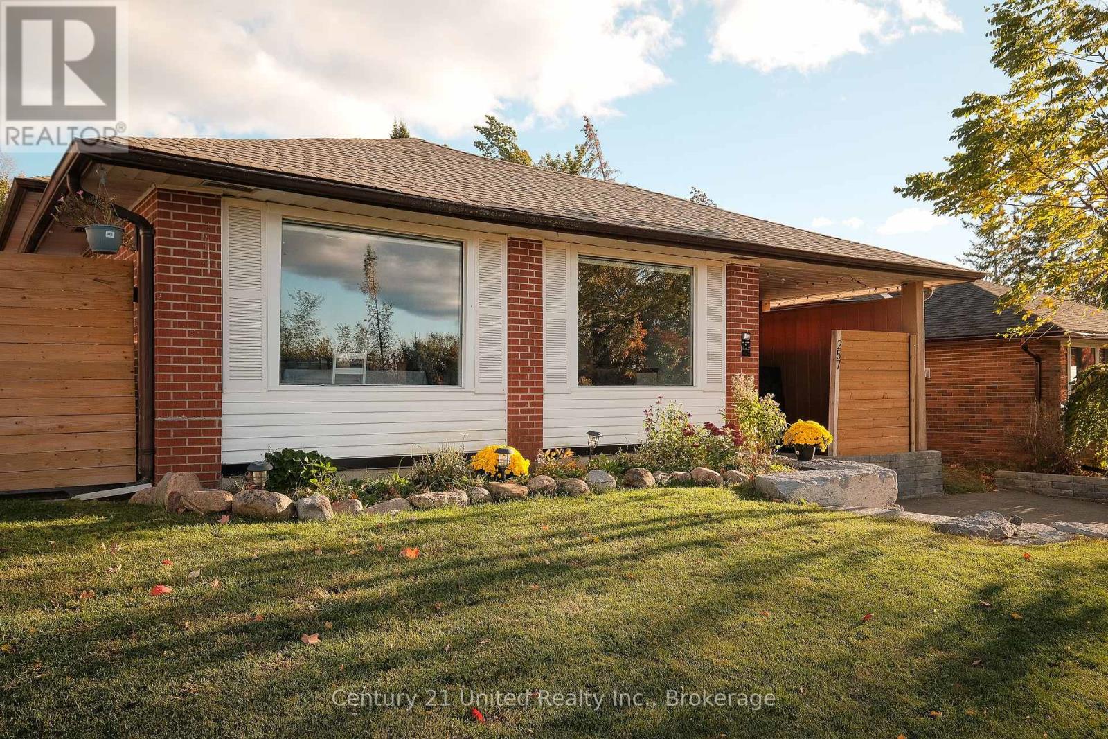 257 Riverview Heights Property Photo 2