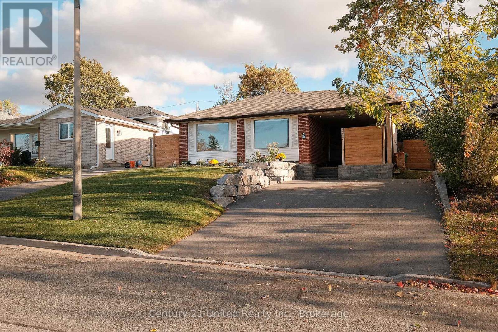 257 Riverview Heights Property Photo 27